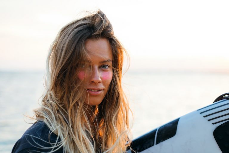 Blue Beach Waves Hair: 10 Gorgeous Looks to Try - wide 1