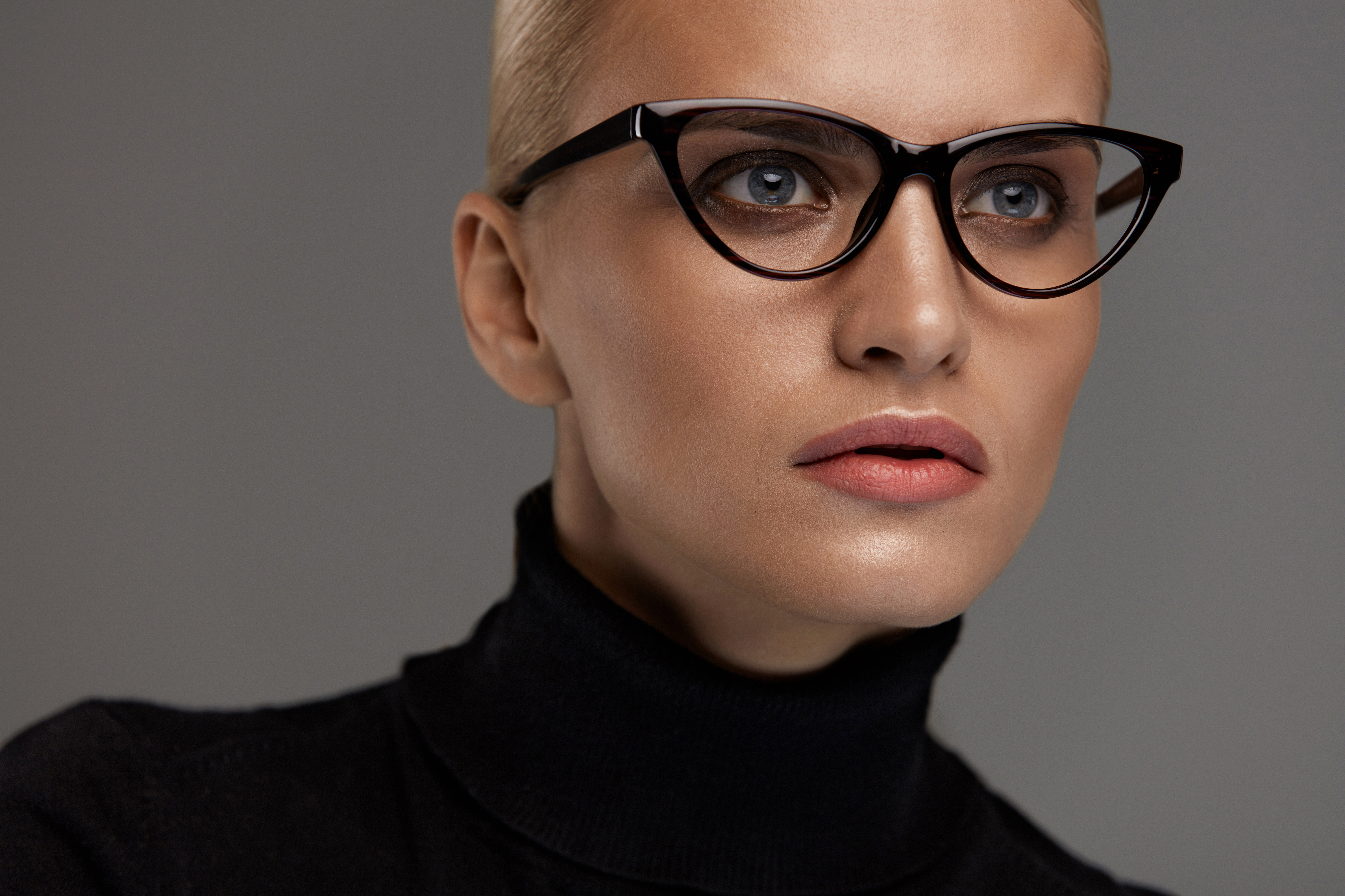 The best Short Hairstyles to Wear with Glasses - Hair World Magazine